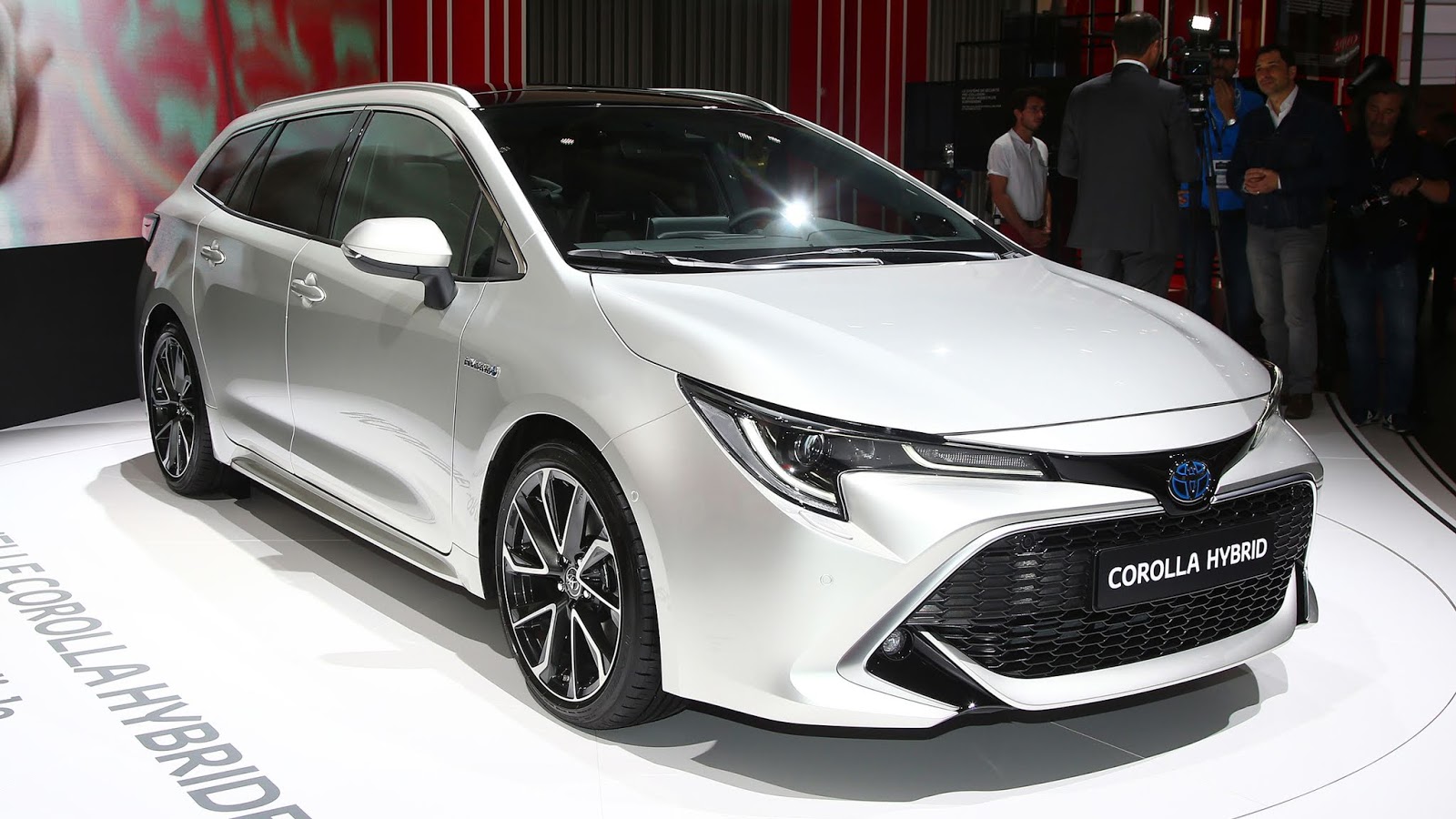 Toyota запустила массовый проект поголовной гибридизации модели Corolla